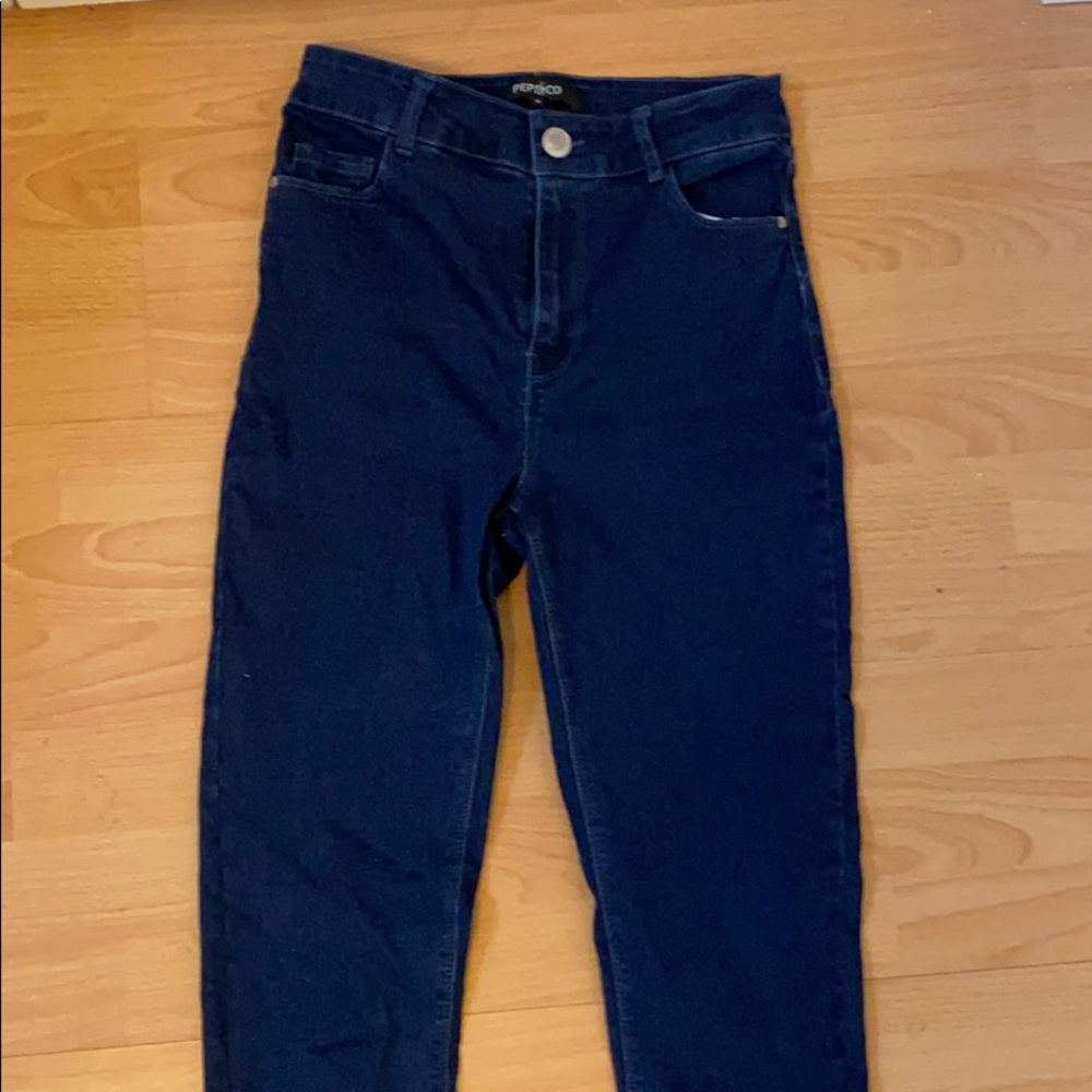 High waisted jeans with a skinny ankle
